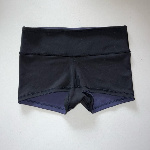 Lululemon 🍋 Boogie Shorts Reversible Size 6 - Picture 2 of 10